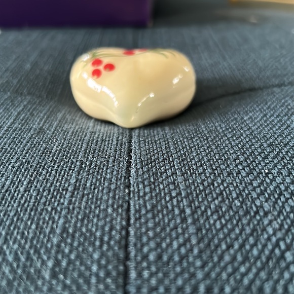 Vintage boxed set of 4 Kurt Adler hand crafted heart shaped Christmas ornaments - Picture 9 of 13